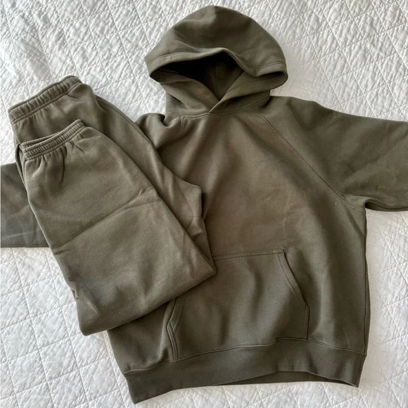 2pc Aritzia Cozy Sweatfleece Olive Green Mega Raglan Hoodie and Mega Jogger Set - Picture 15 of 15